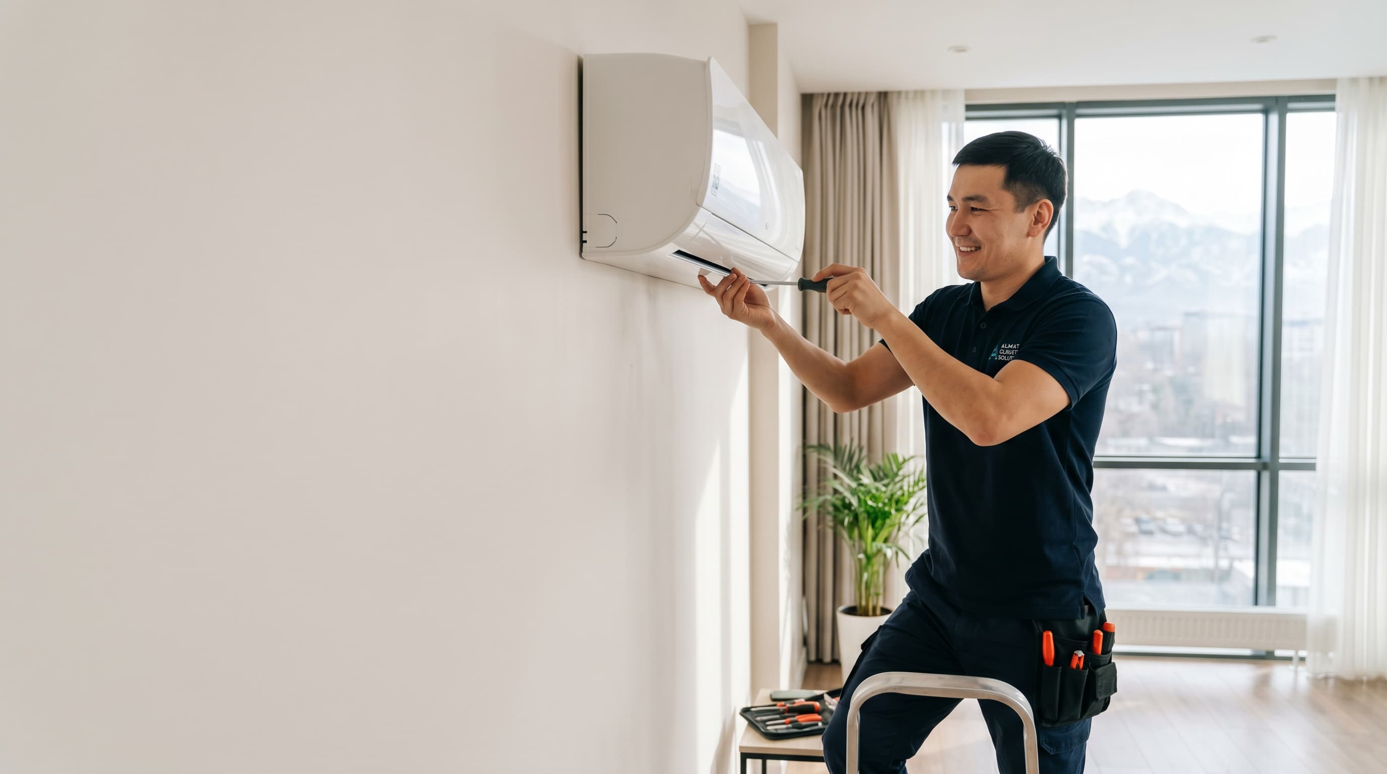 Установка кондиционера SKYTECH в Алматы